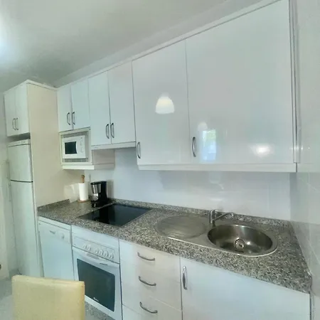 Marbella,apartament 2 Bedroon,parking ,pool, Sea View,golden Mile 公寓