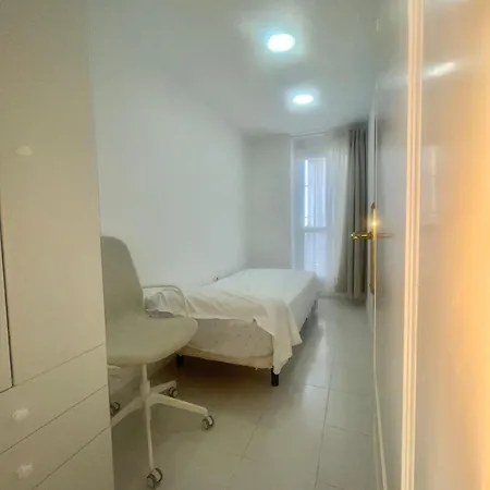 Marbella,apartament 2 Bedroon,parking ,pool, Sea View,golden Mile 马尔韦利亚