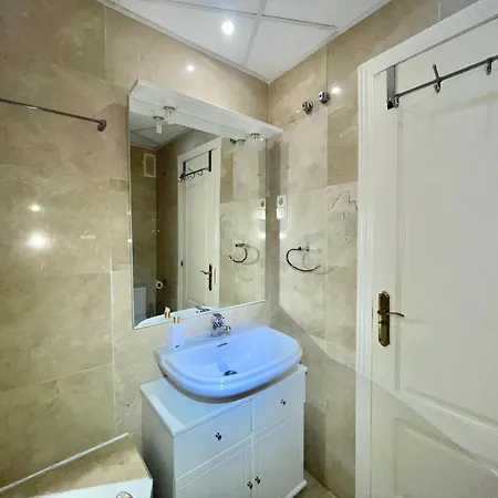 Marbella,apartament 2 Bedroon,parking ,pool, Sea View,golden Mile 公寓 *