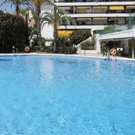 Marbella,apartament 2 Bedroon,parking ,pool, Sea View,golden Mile 公寓 马尔韦利亚